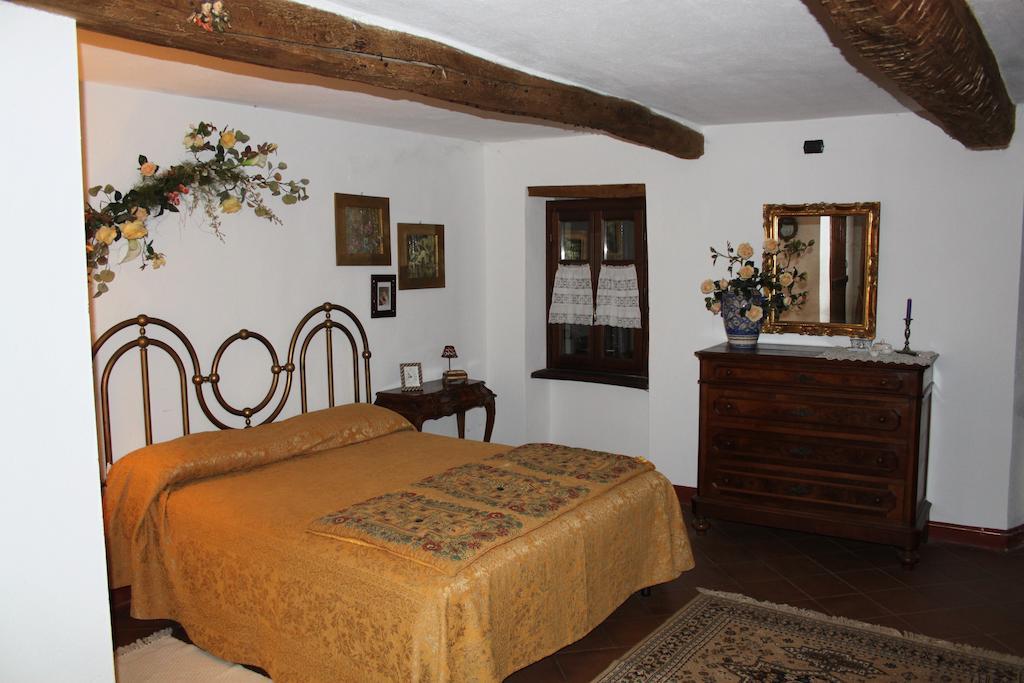 Casa Giuliana Guest House Calosso Ruang foto