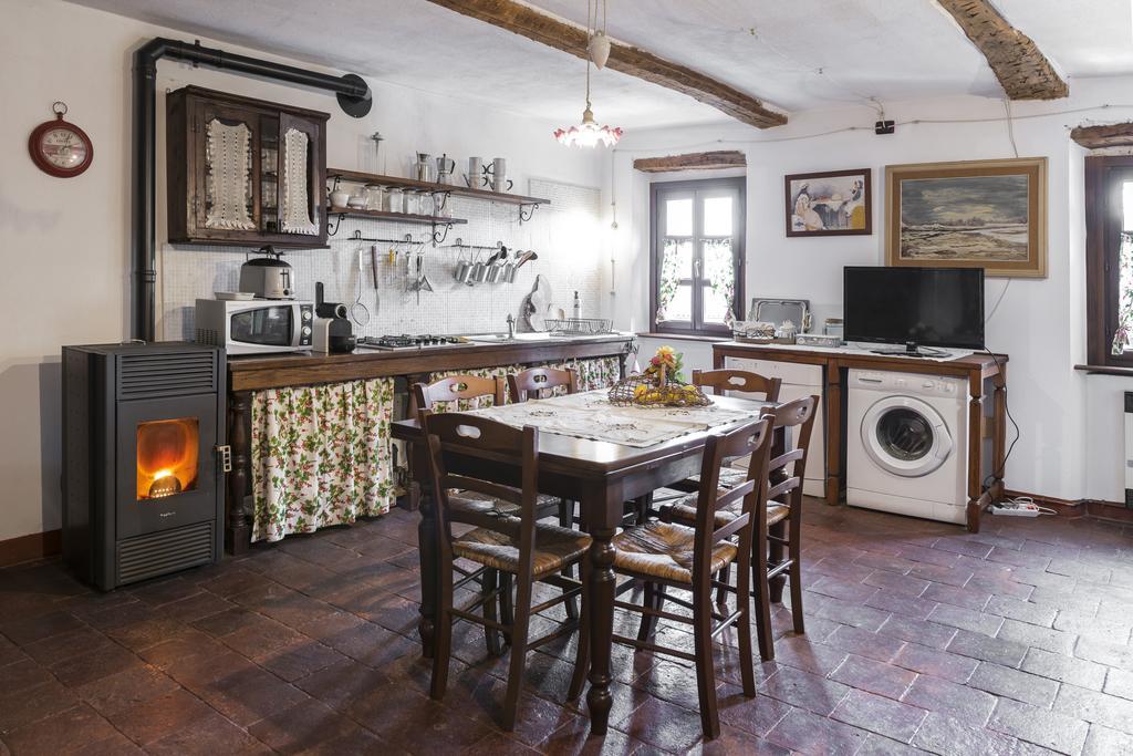 Casa Giuliana Guest House Calosso Bagian luar foto
